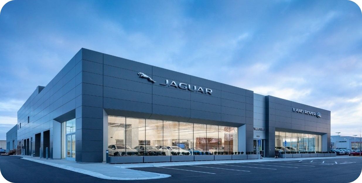 Proyecto de fachada Jaguar y Land Rover en etapa de anteproyecto